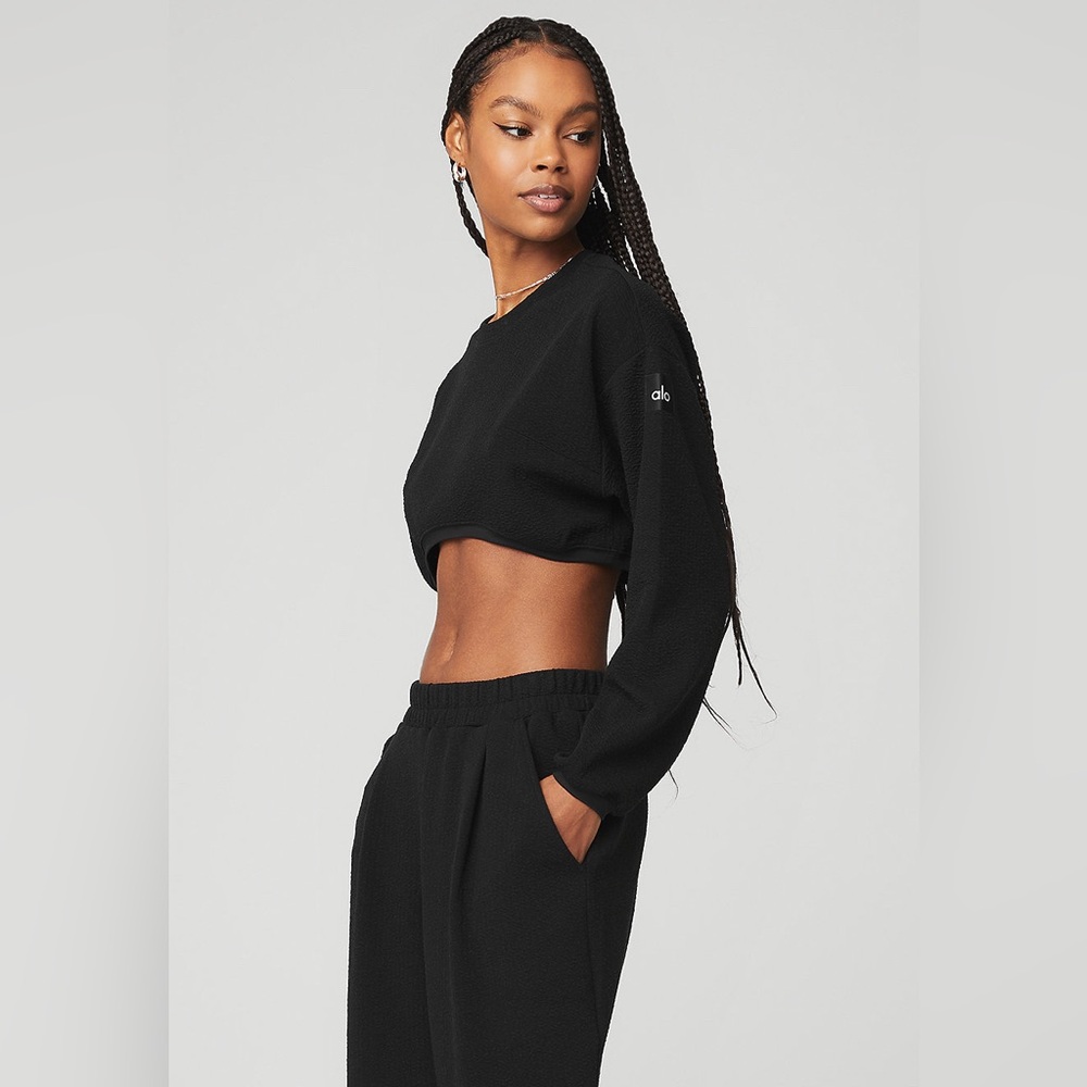 NWT  ALO YOGA Cropped Tailored Long Sleeve Top in Black